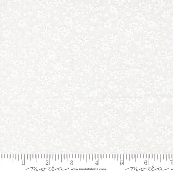 Delightfully Yours by Sherri & Chelsi for Moda - 01 Cloud-White
